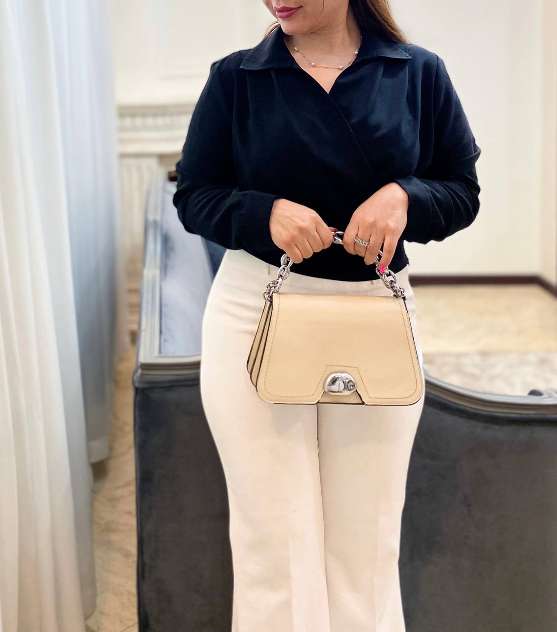 photo_5764960264859535086_y